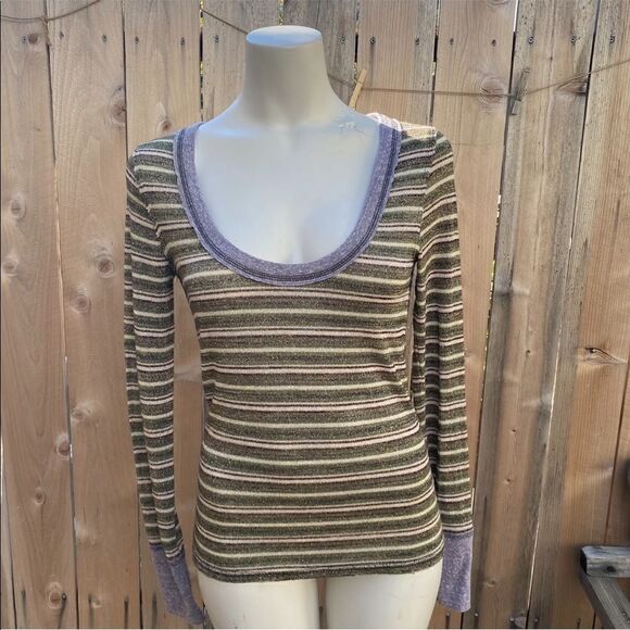 We the free metallic thread striped long sleeve lightweight top size medium - Picture 2 of 10